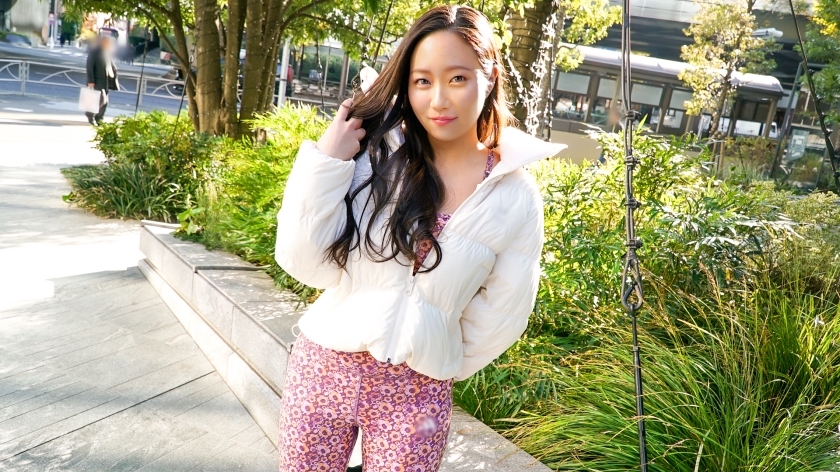 SIRO-5266 Even if she tries to act cool, her lower body is on the verge of boiling! Sweaty sex with a female moaning with every thrust. Once you put in the exquisite vaginal pressure trained by dancing, there's no going back… [First shoot] Applying